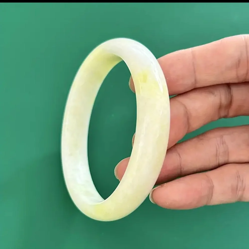 Natural Yellow Jade Classic Bracelet.